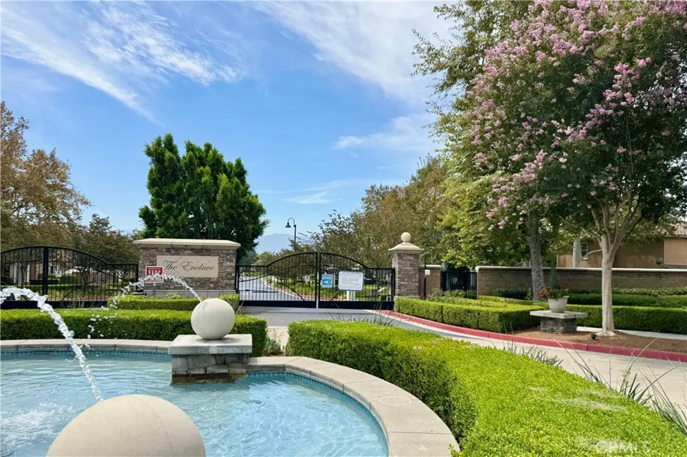 7026 Village Eastvale, CA 92880
