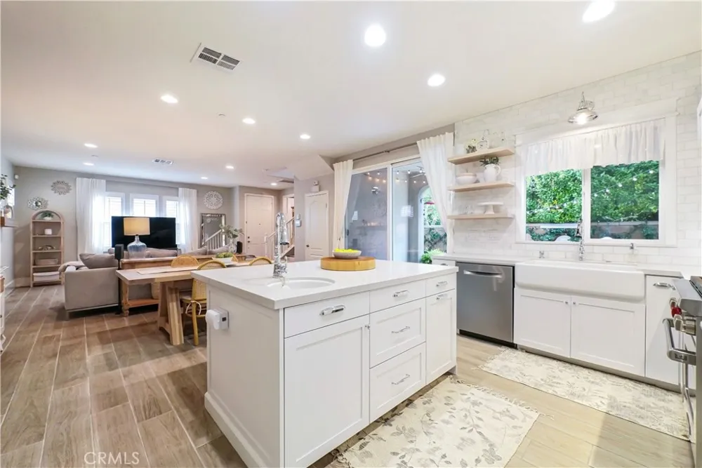 7026 Village Eastvale, CA 92880