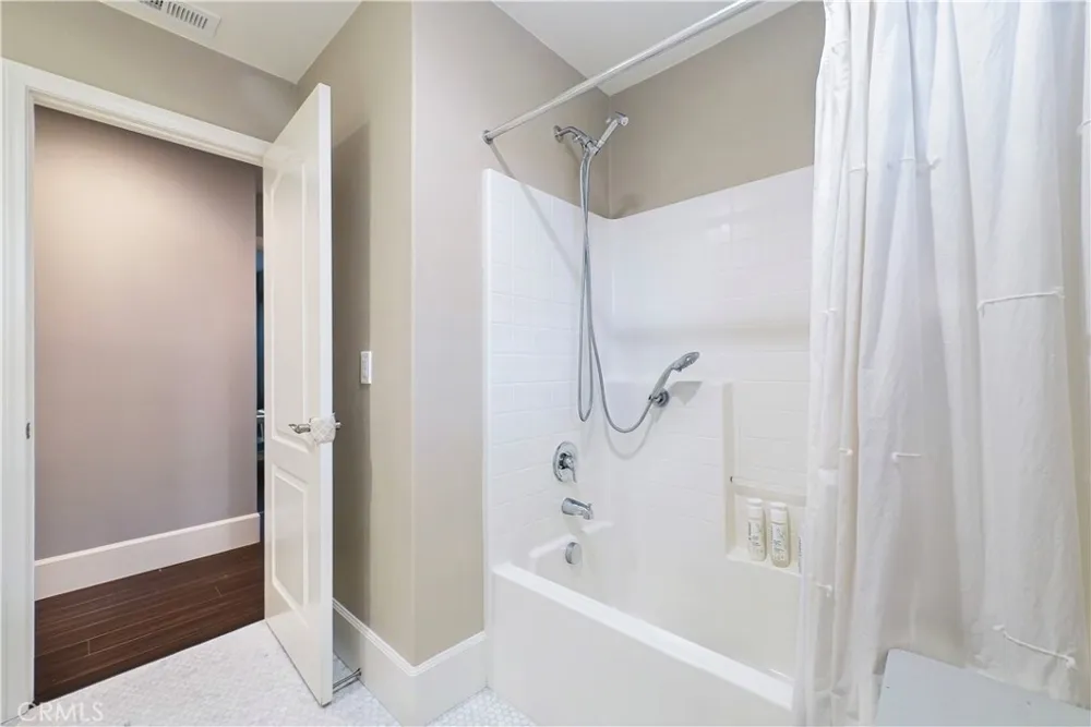 7026 Village Eastvale, CA 92880