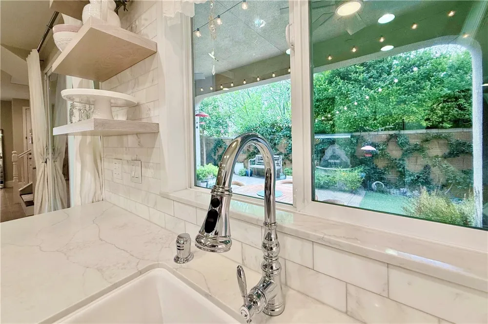 7026 Village Eastvale, CA 92880
