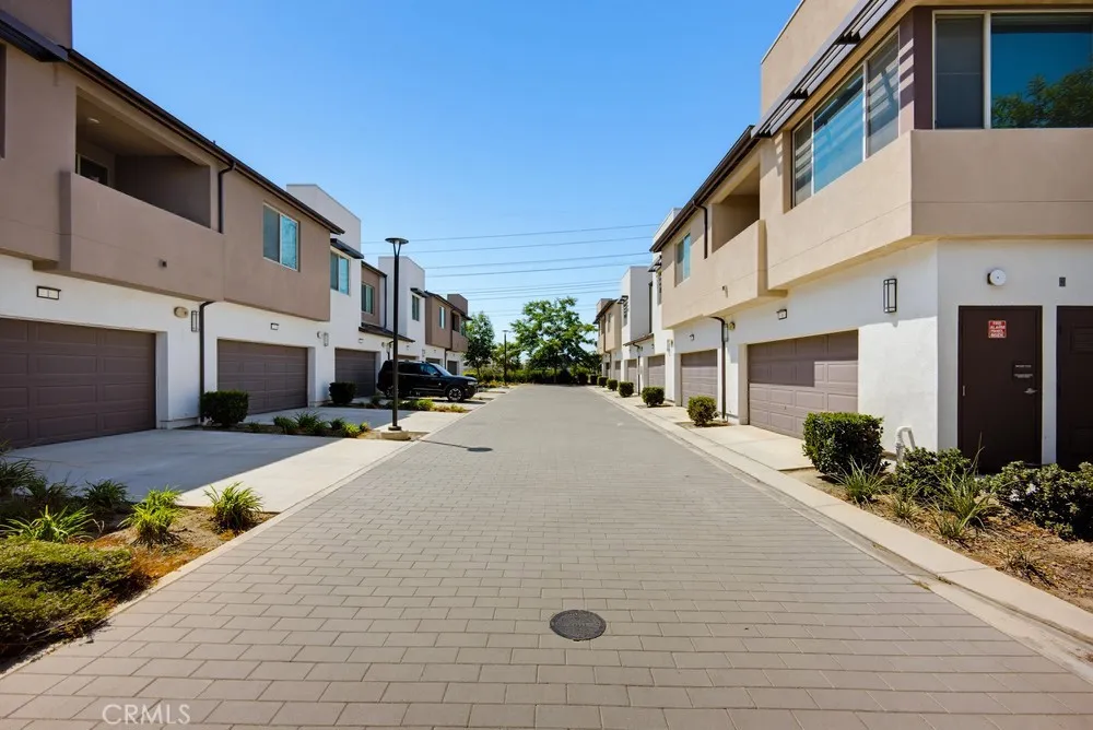 3570 E Peckham Paseo Ontario, CA 91761