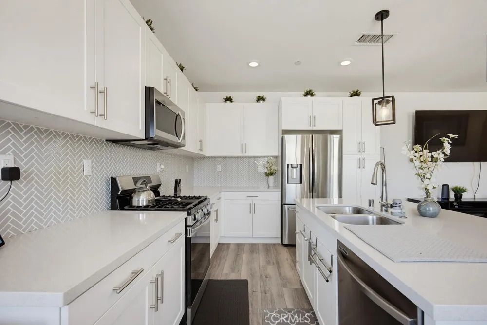 3570 E Peckham Paseo Ontario, CA 91761