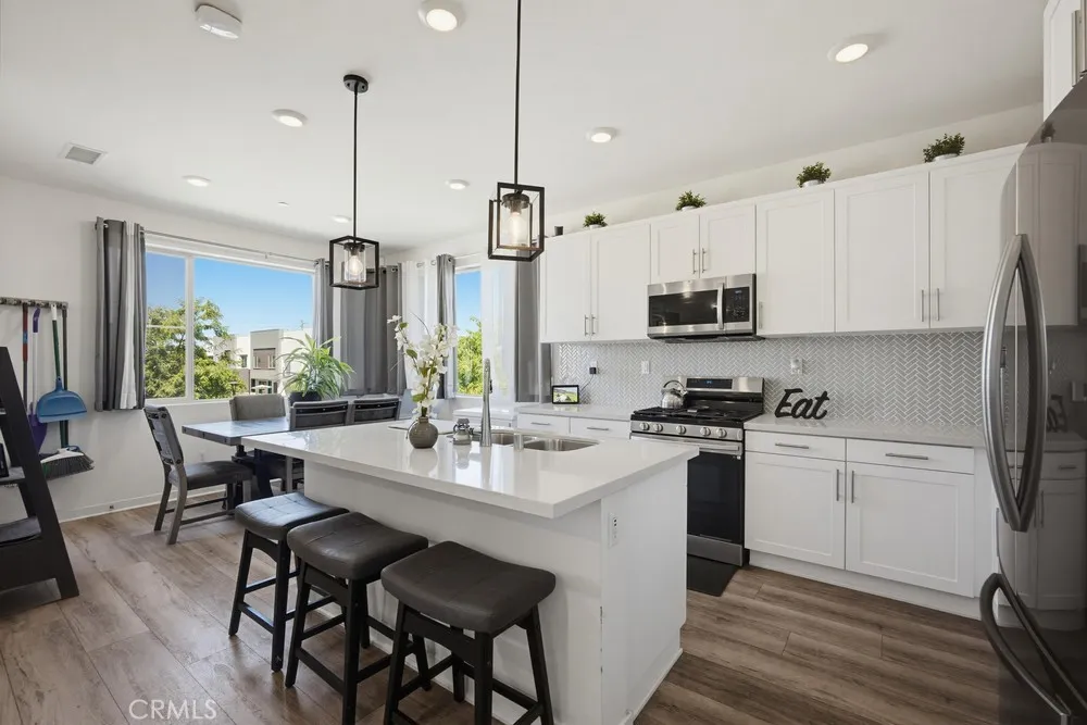 3570 E Peckham Paseo Ontario, CA 91761