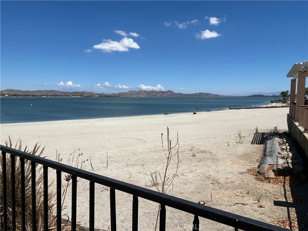 32865 Pepper Drive Lake Elsinore, CA 92532