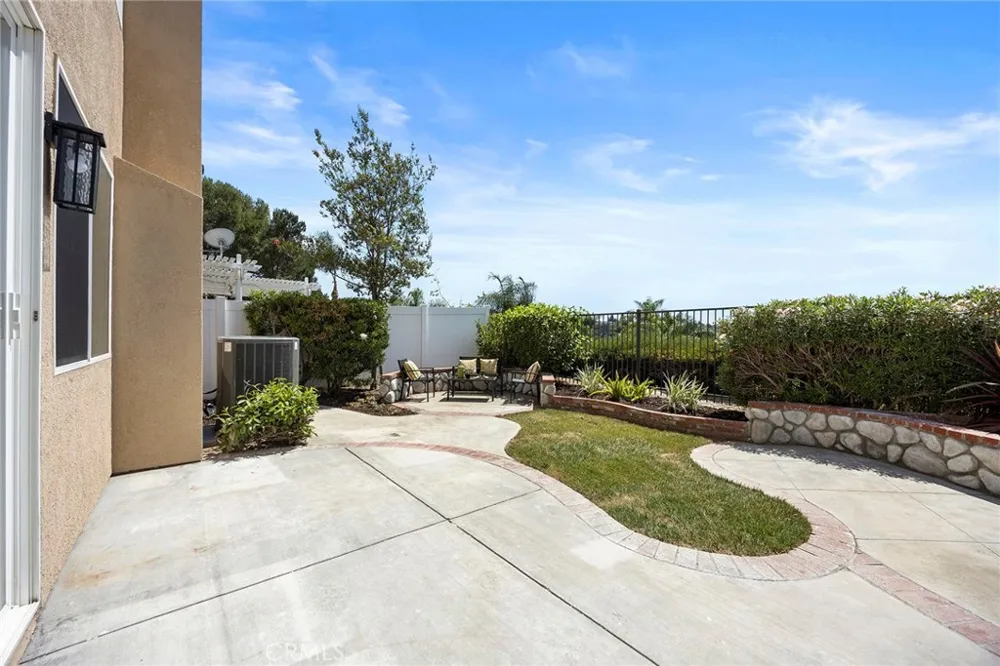 1023 S Brianna Way Anaheim Hills, CA 92808
