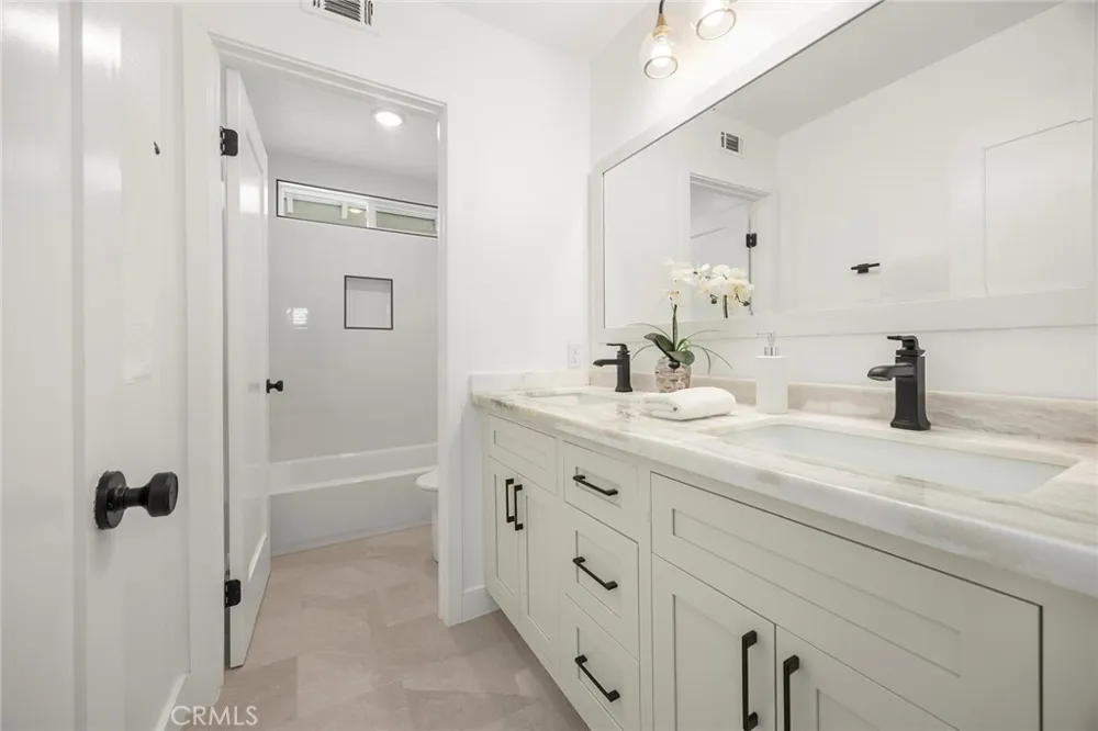 1023 S Brianna Way Anaheim Hills, CA 92808