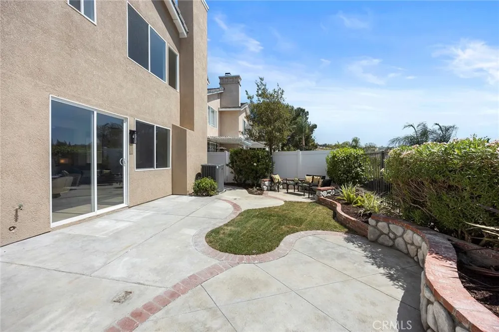 1023 S Brianna Way Anaheim Hills, CA 92808