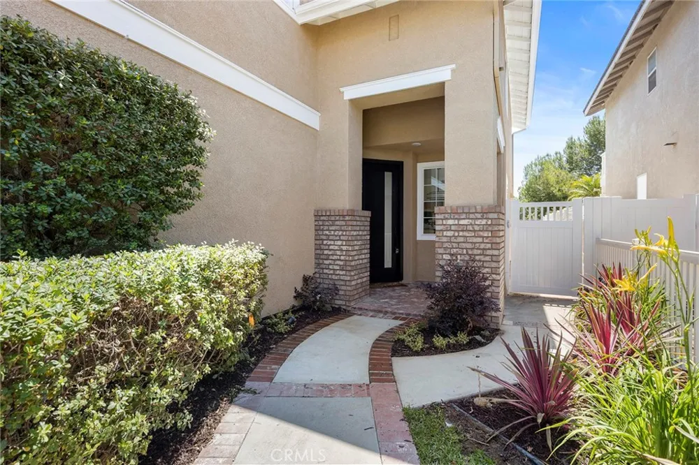 1023 S Brianna Way Anaheim Hills, CA 92808