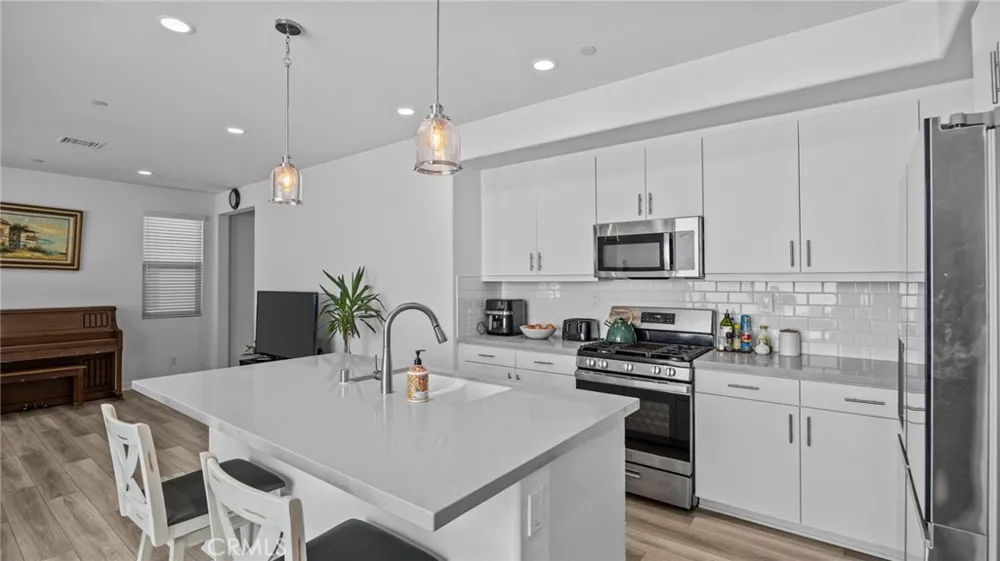 16282 Meadowhouse Avenue Chino, CA 91708