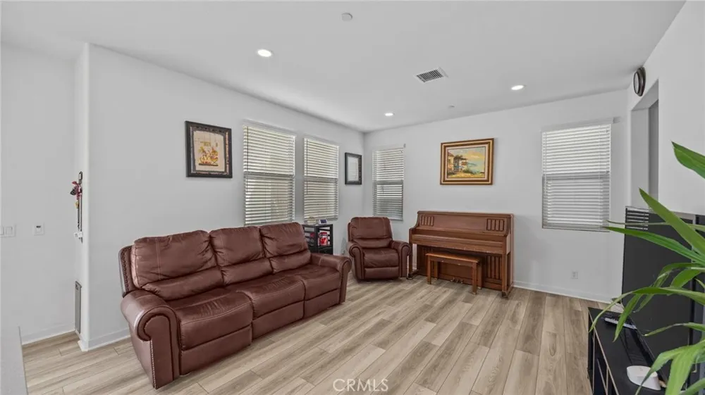 16282 Meadowhouse Avenue Chino, CA 91708