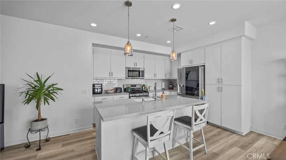 16282 Meadowhouse Avenue Chino, CA 91708