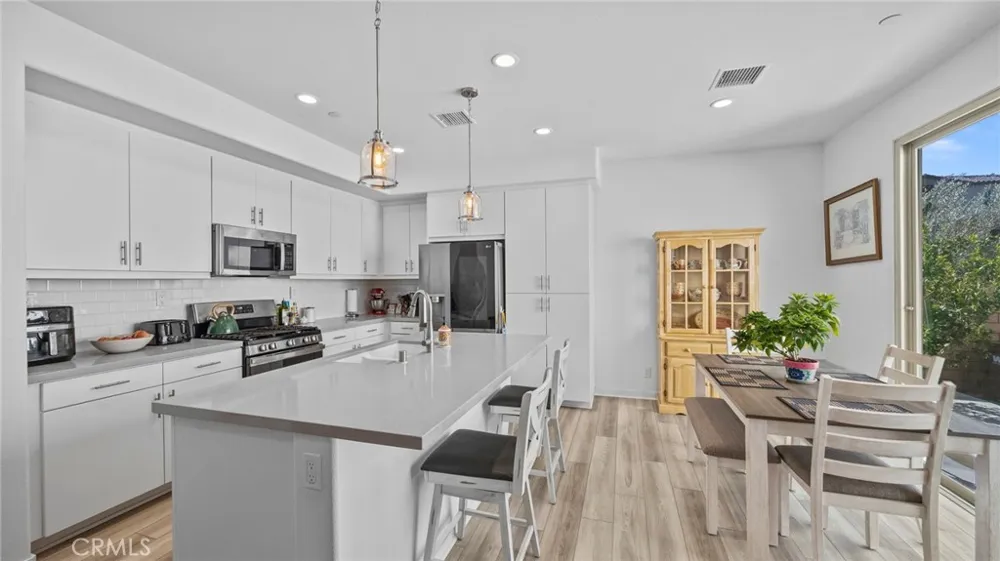 16282 Meadowhouse Avenue Chino, CA 91708