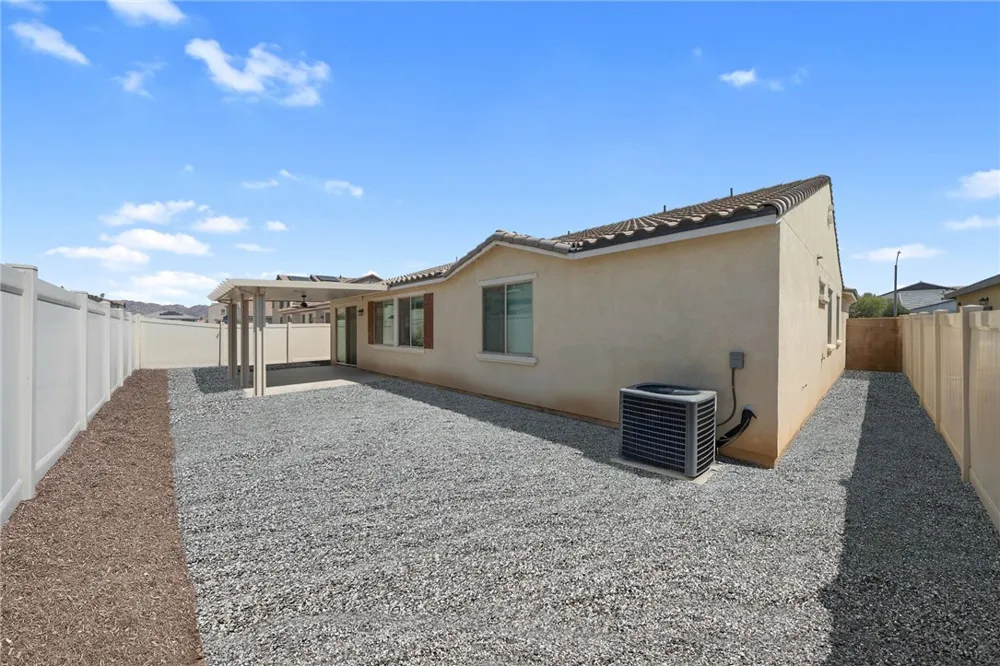 786 Green Court Perris, CA 92571