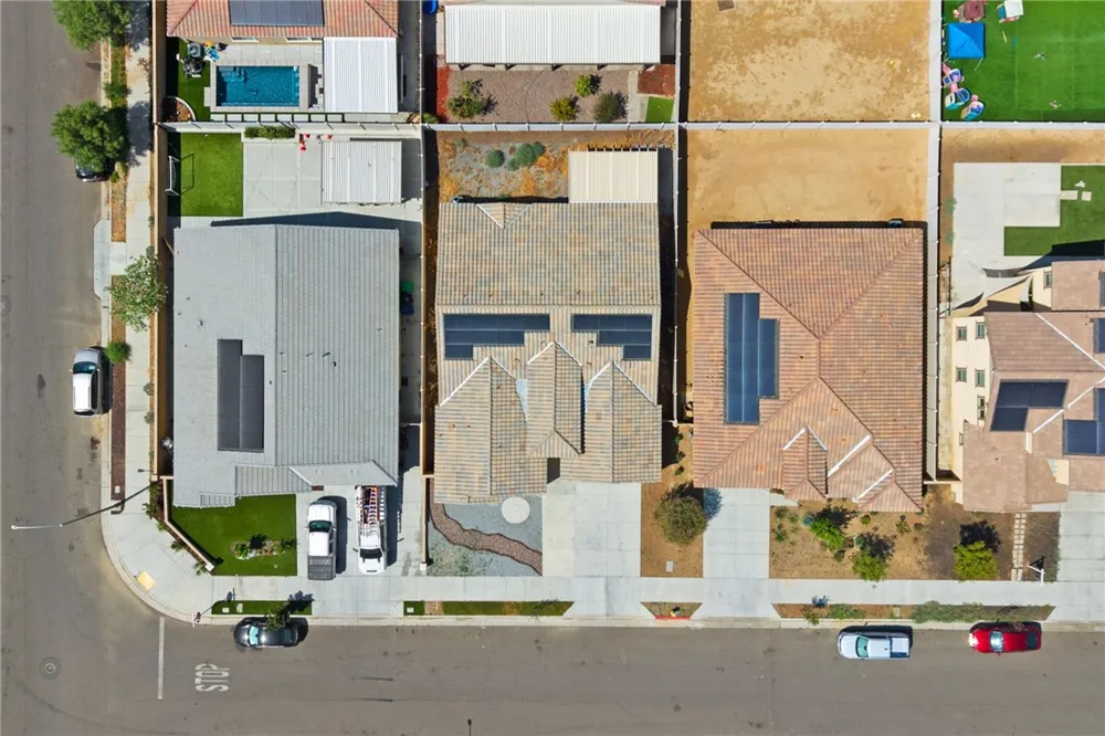 786 Green Court Perris, CA 92571