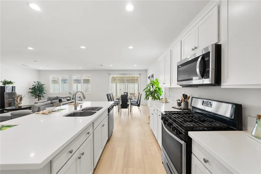 786 Green Court Perris, CA 92571