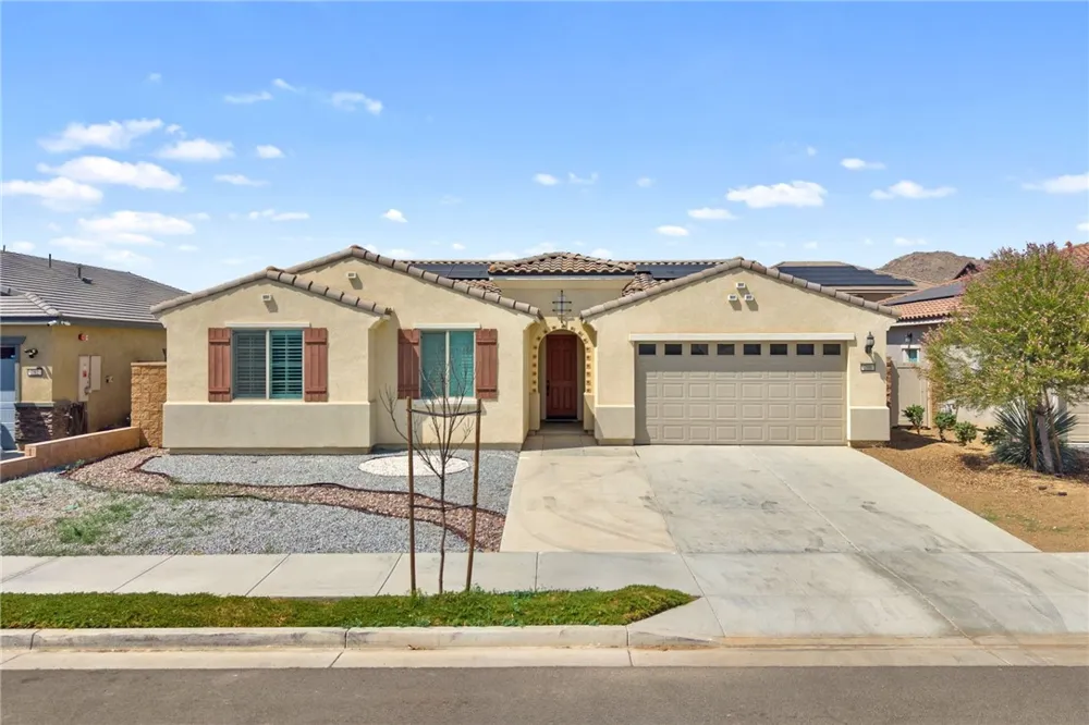 786 Green Court Perris, CA 92571