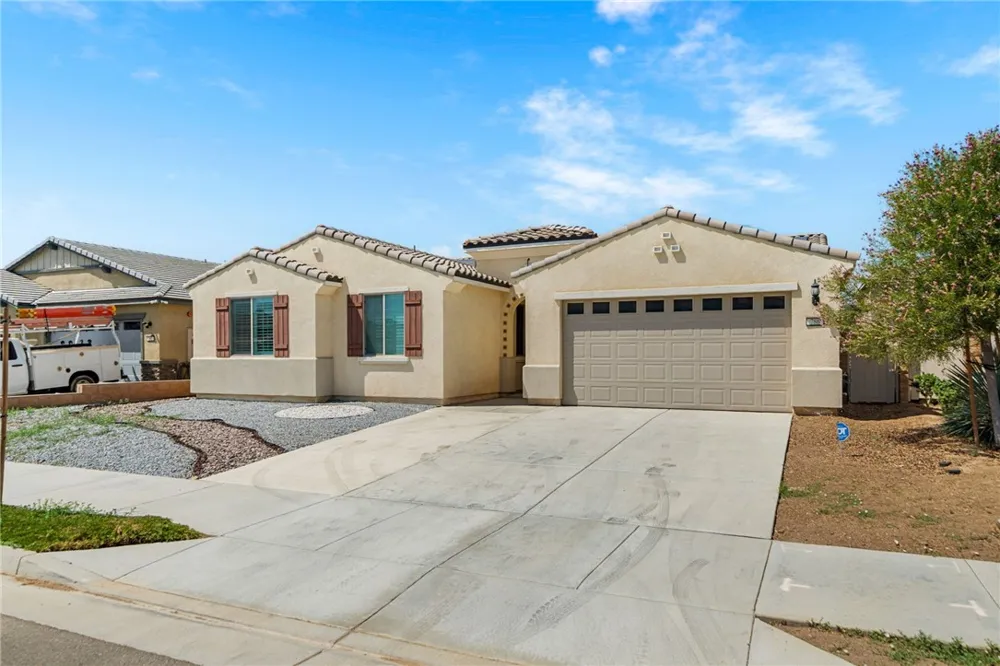 786 Green Court Perris, CA 92571