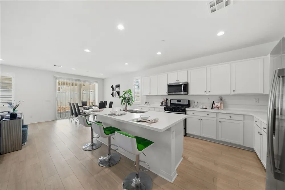 786 Green Court Perris, CA 92571
