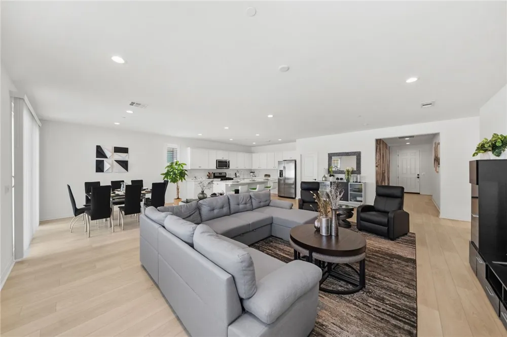 786 Green Court Perris, CA 92571