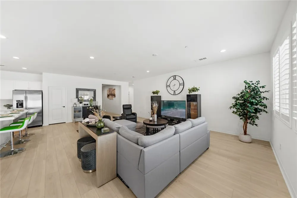 786 Green Court Perris, CA 92571