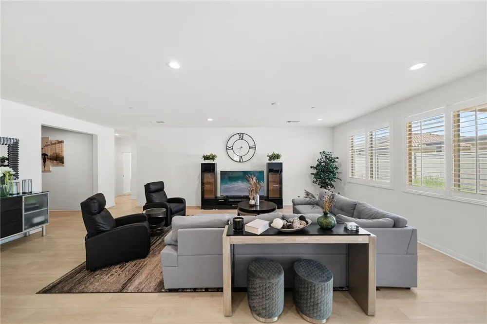 786 Green Court Perris, CA 92571