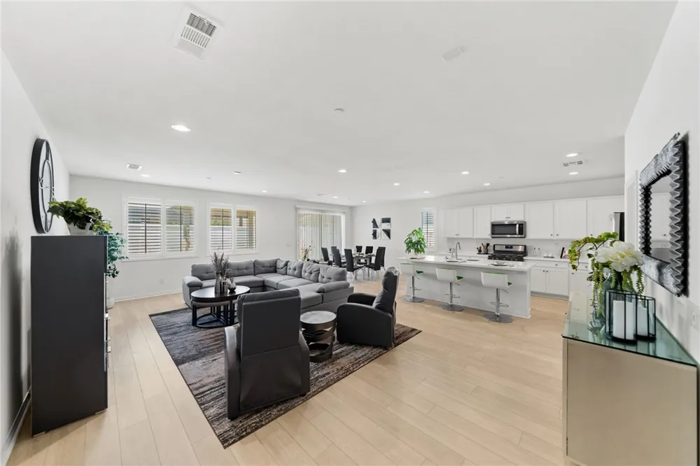 786 Green Court Perris, CA 92571