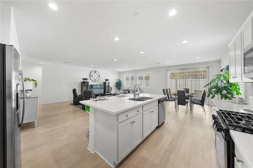 786 Green Court Perris, CA 92571