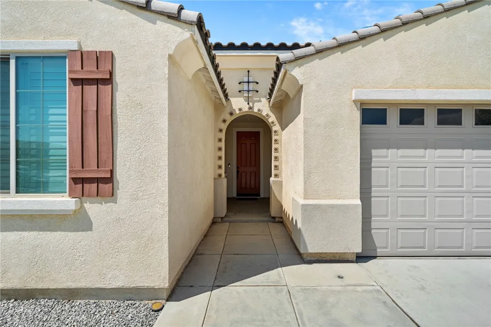 786 Green Court Perris, CA 92571