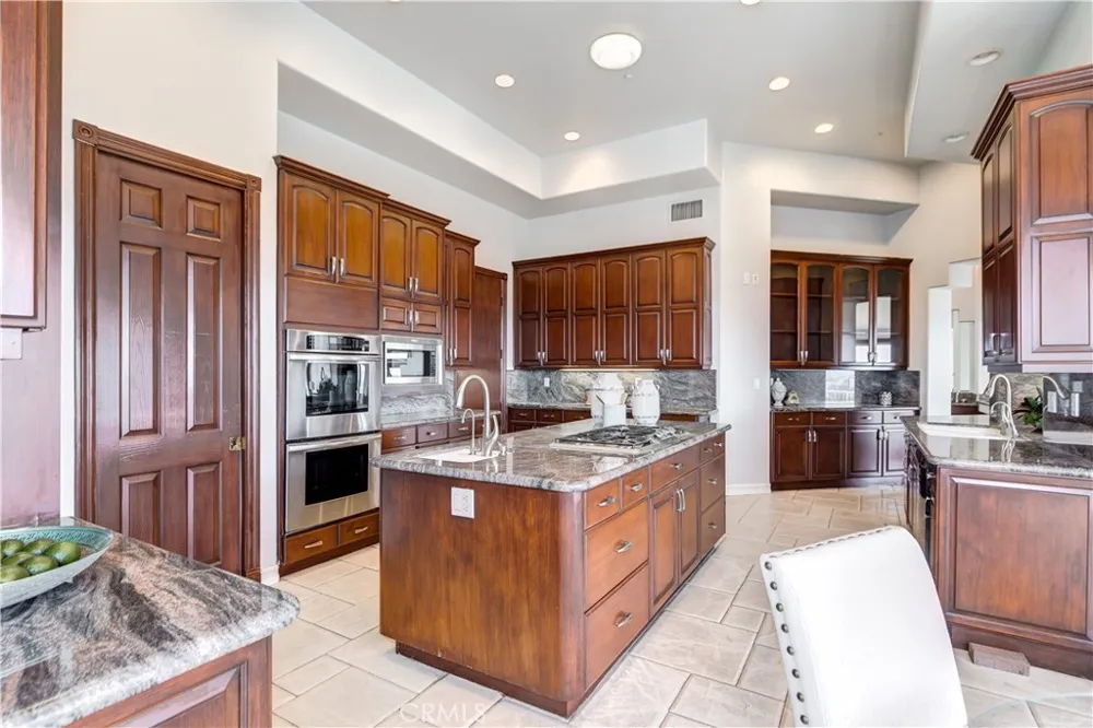 12296 Circula Panorama Santa Ana, CA 92705