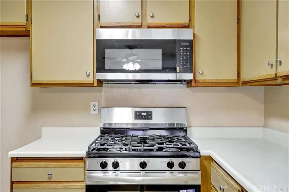 450 E 4th Street #334 Santa Ana, CA 92701