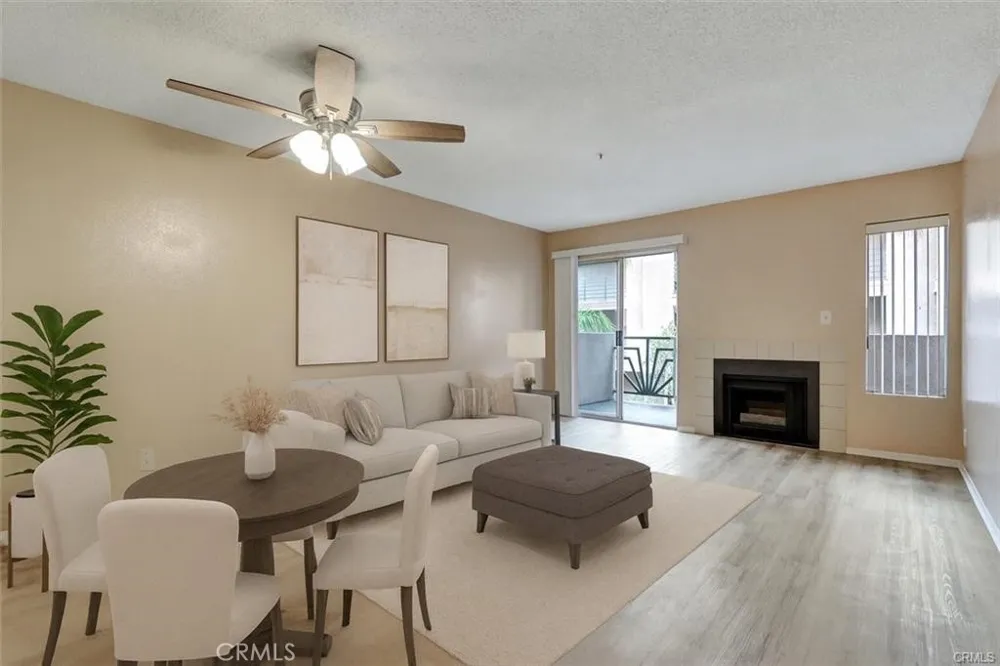 450 E 4th Street #334 Santa Ana, CA 92701