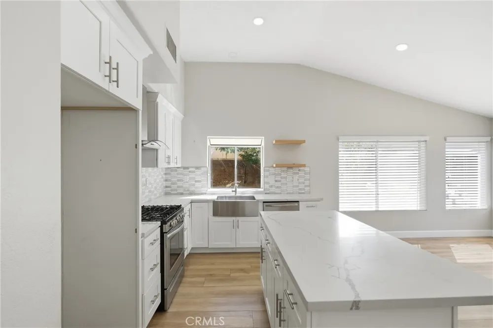 2482 Steven Drive Corona, CA 92879