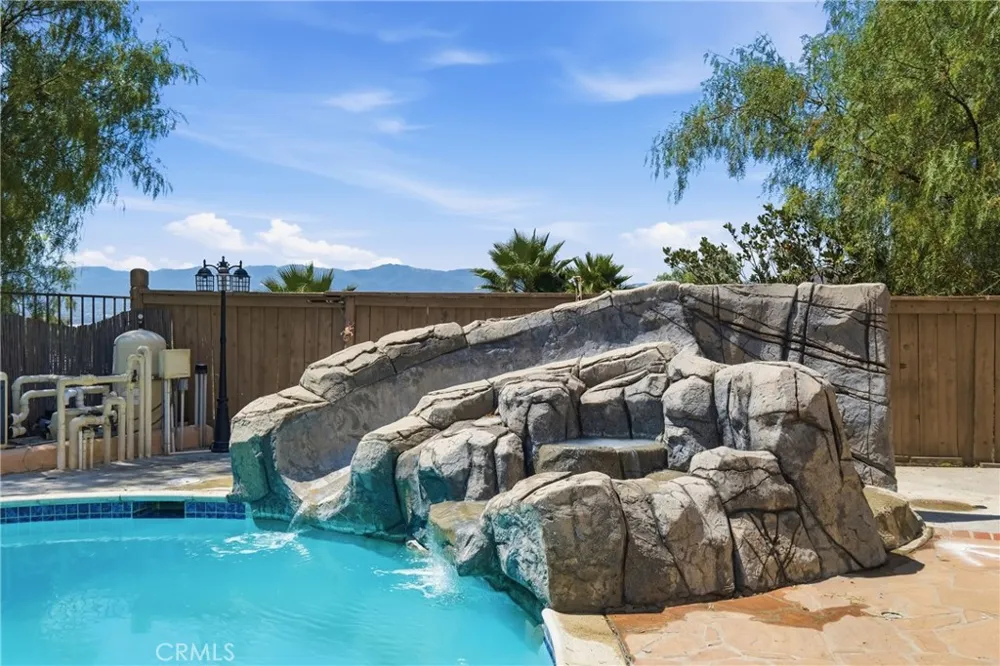 2482 Steven Drive Corona, CA 92879
