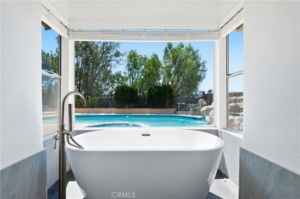 2482 Steven Drive Corona, CA 92879