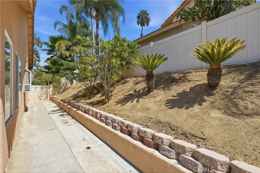 2482 Steven Drive Corona, CA 92879
