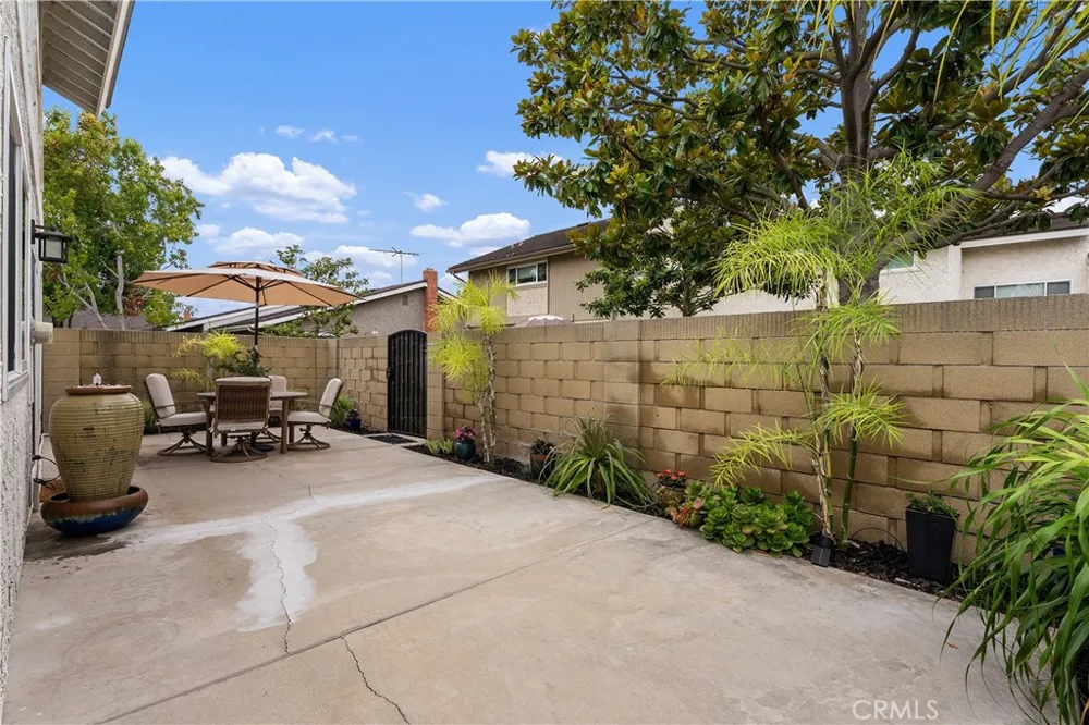 5112 Kingscross Westminster, CA 92683