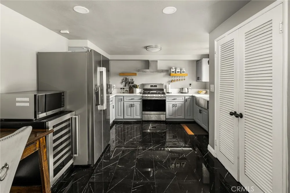 1334 E Collins Orange, CA 92867