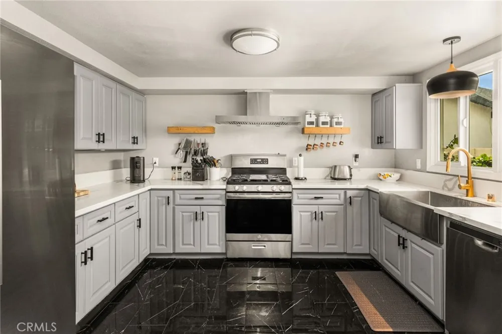 1334 E Collins Orange, CA 92867