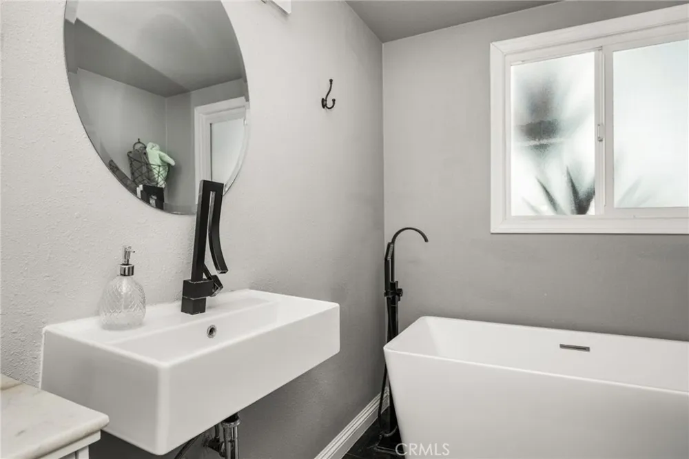 1334 E Collins Orange, CA 92867