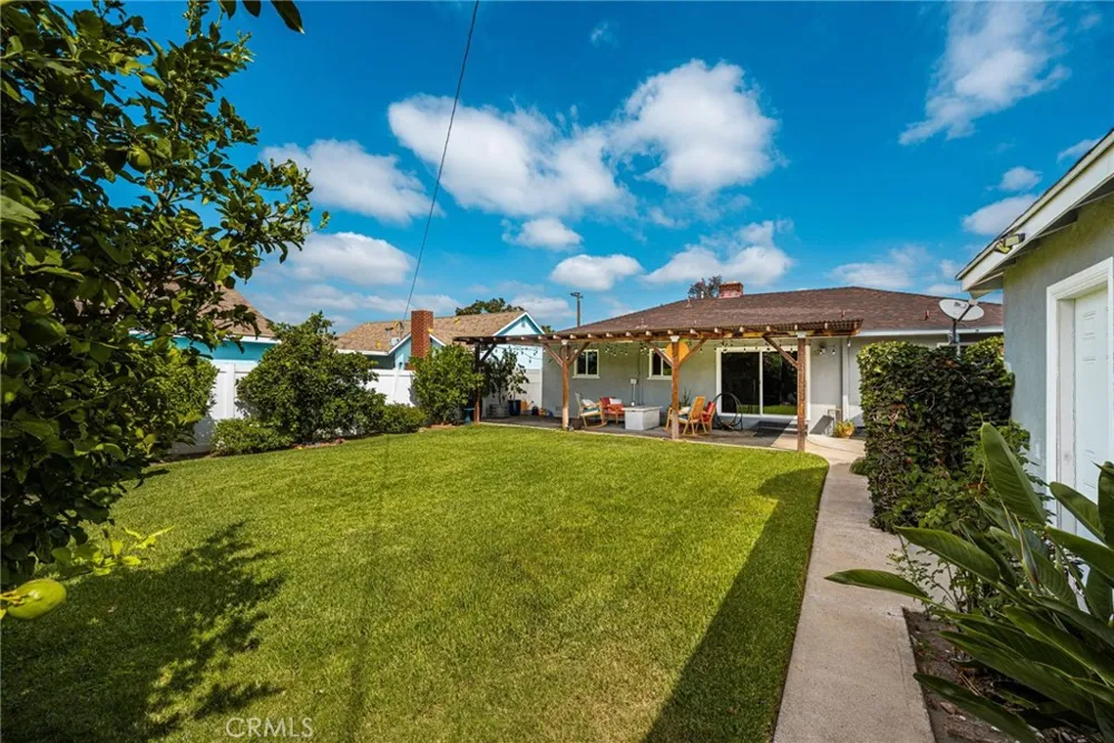1334 E Collins Orange, CA 92867