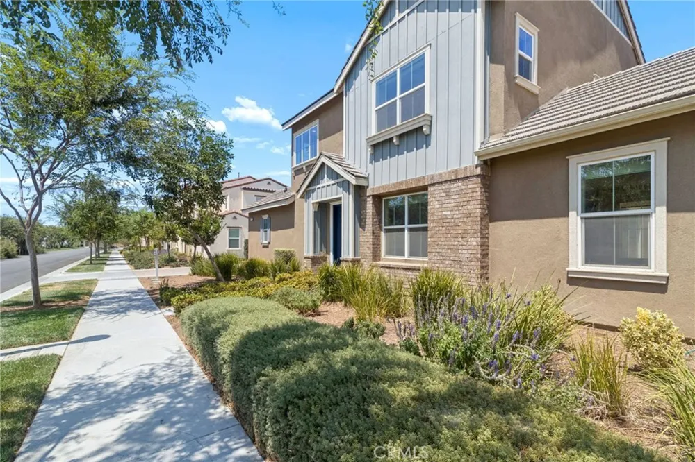 2811 E Kendall Ontario, CA 91761