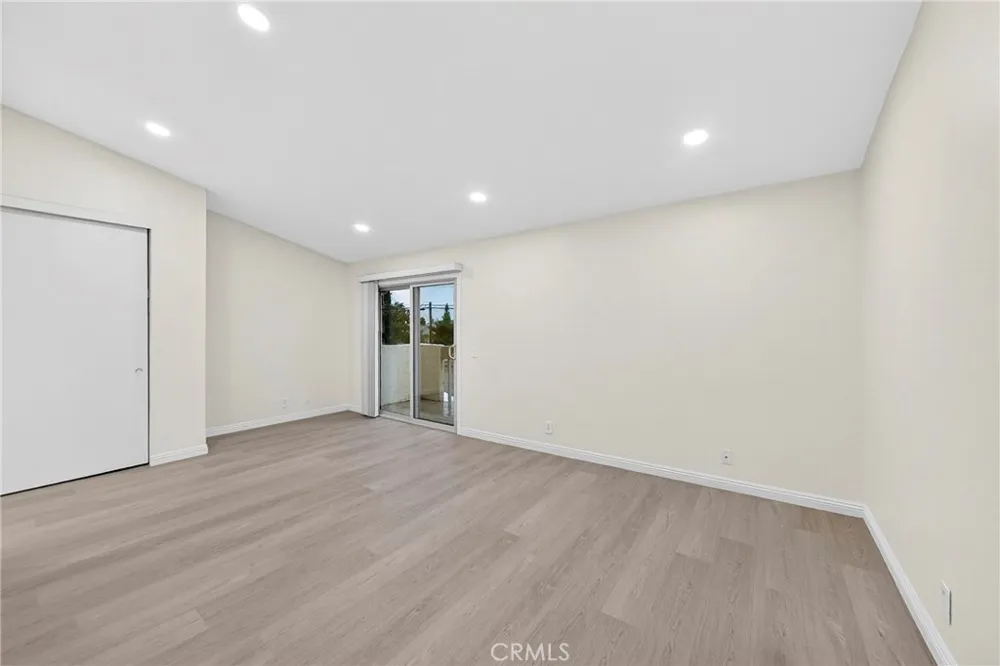 11360 166th #10 Cerritos, CA 90703