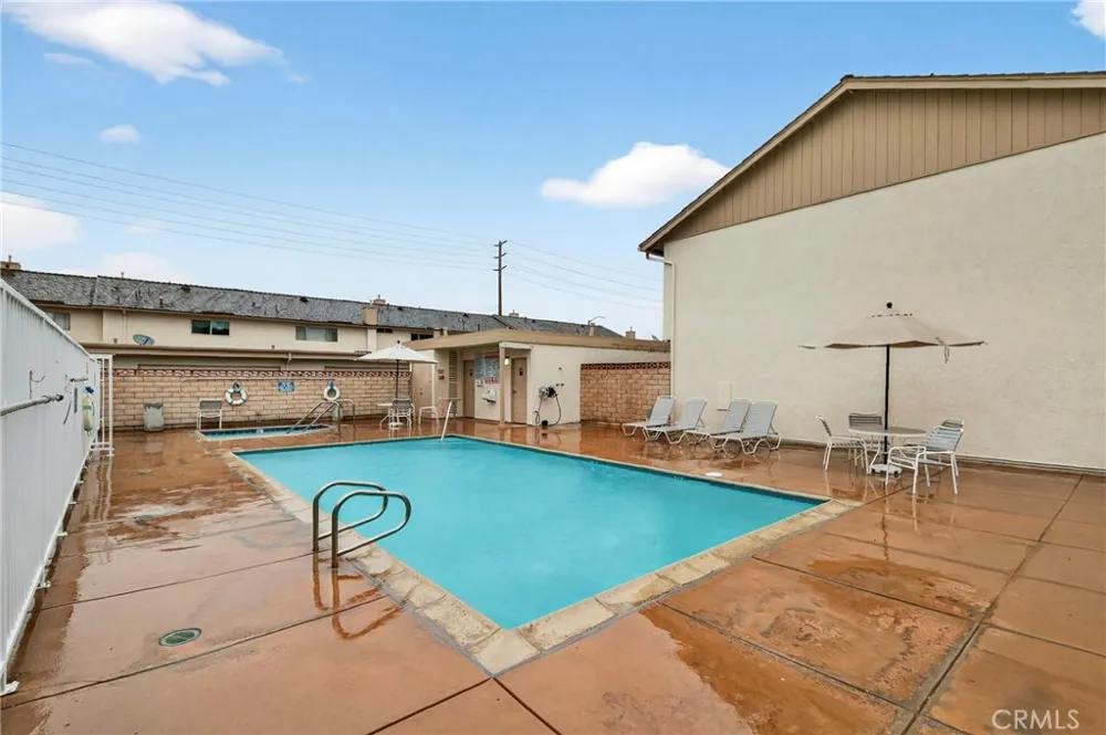 11360 166th #10 Cerritos, CA 90703