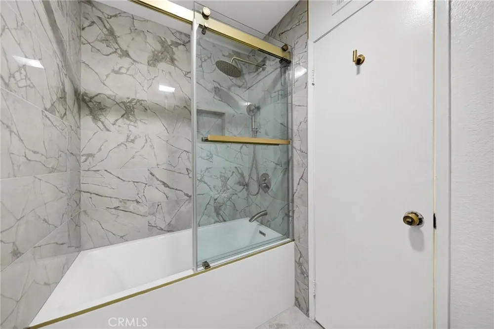 11360 166th #10 Cerritos, CA 90703