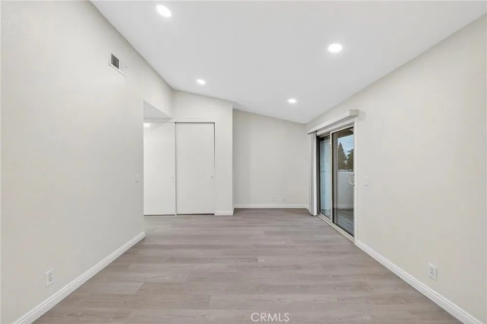 11360 166th #10 Cerritos, CA 90703