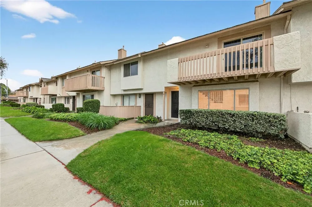 11360 166th #10 Cerritos, CA 90703