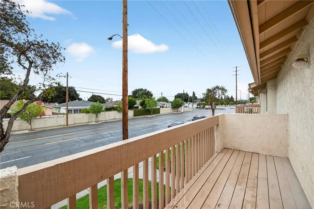 11360 166th #10 Cerritos, CA 90703