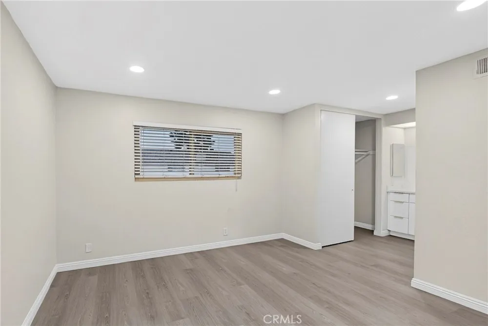 11360 166th #10 Cerritos, CA 90703