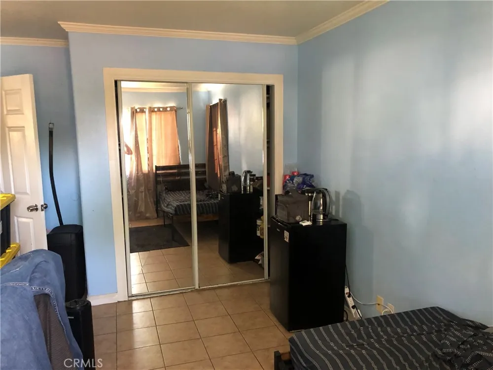 1234 E Oak Street Anaheim, CA 92805