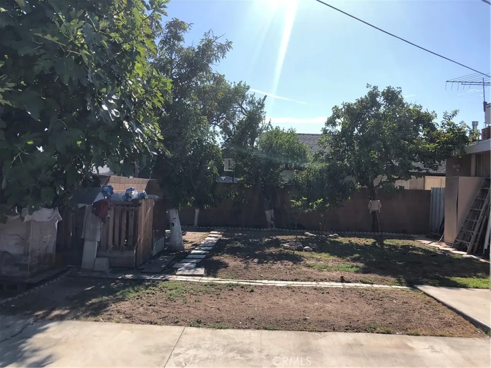 1234 E Oak Street Anaheim, CA 92805